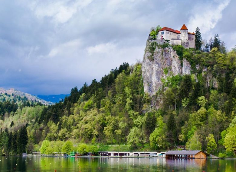 Transfers to the Castle in the Bled